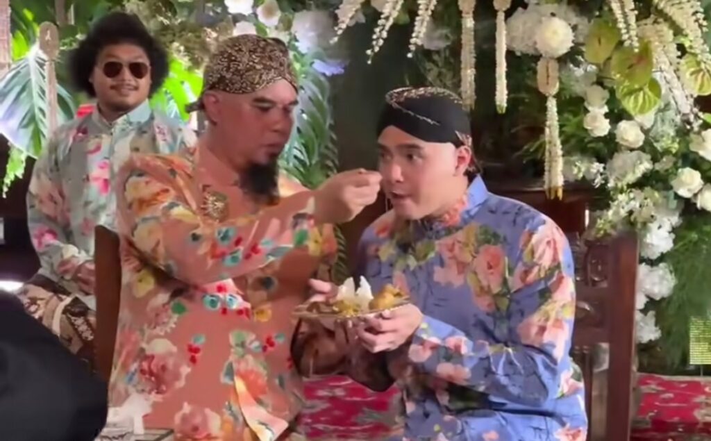 Ahmad Dhani Menangis di Nikahan Al Ghazali, Prosesi Sakral Dihadiri Tokoh Nasional