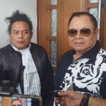 Deolipa Yumara dan Adam Damiri di Pengadilan Negeri Jakarta Pusat, Senin (10/11/2025)