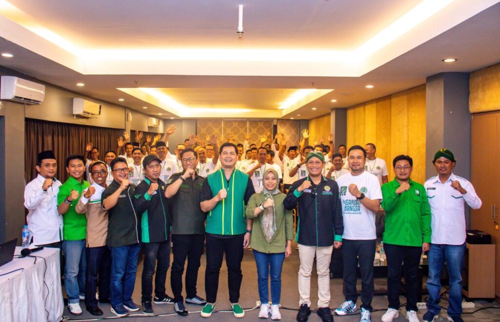 Ketua Umum DKN Garda Bangsa Tommy Kurniawan usai memberi arahan ke seluruh kader di Lampung. (Foto: Jurnal IDN).