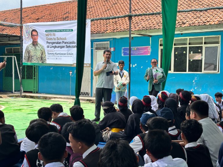 Anggota DPR RI Tommy Kurniawan Sosialisasi 4 Pilar ke Pelajar. (Foto: Jurnal IDN).