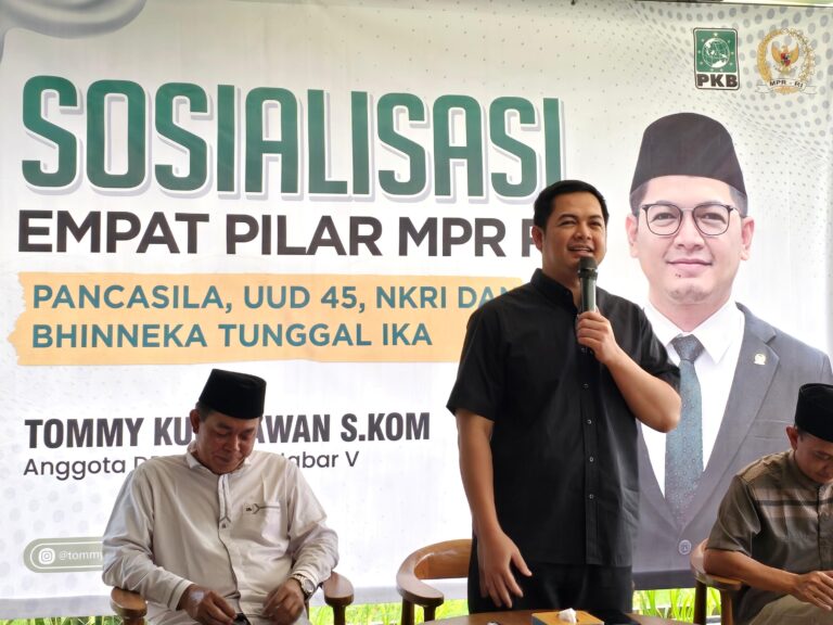 Anggoyta DPR RI Faksi PKB saat sosialisasi empat pilar. (Foto: Jurnal IDN).
