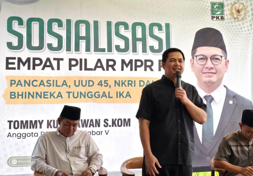 Anggoyta DPR RI Faksi PKB saat sosialisasi empat pilar. (Foto: Jurnal IDN).