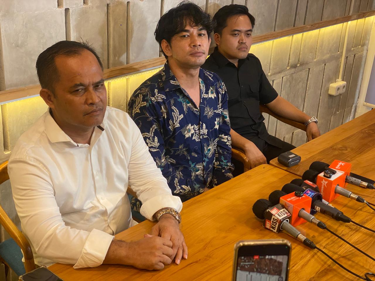 Malvin Thamrin ungkap kekecewaan bisnis perhiasan dengan Diva RA terkait wanprestasi dan cek kosong.