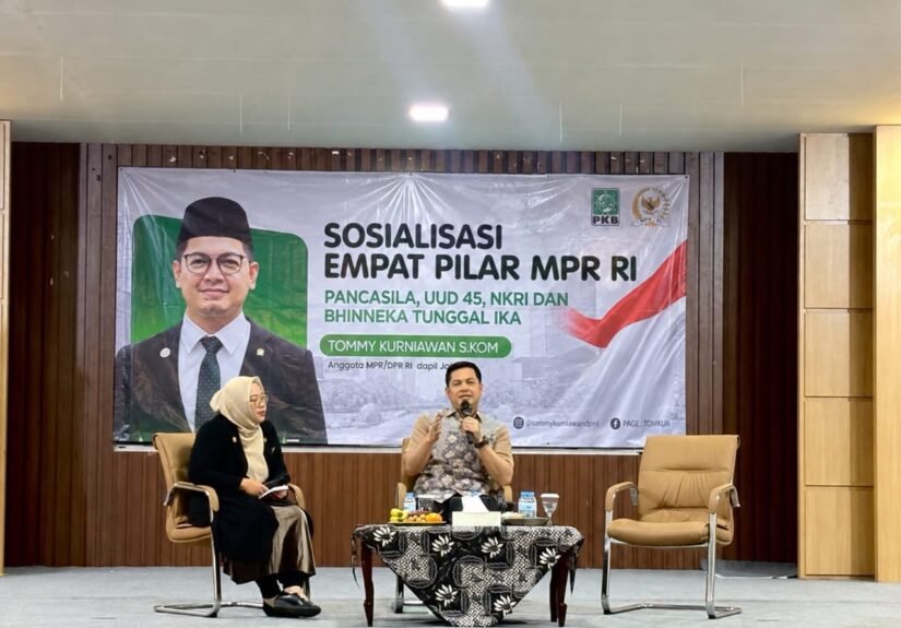 Anggota DPR RI Tommy Kurniawan laksanakan sosialisasi empat pilar kebangsaan. (Foto: Jurnal IDN).
