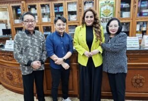 Nita Thalia puas dengan hasil bedah plastik setelah enam bulan pemulihan di Klinik Queen Sunter.