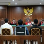 JPU hadirkan saksi kunci kasus pemerasan Bangun Paulus. Keberadaan palu di mobil terdakwa terkonfirmasi.